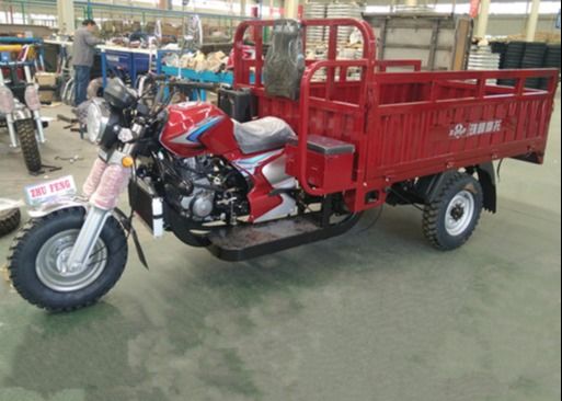 Xe máy 300cc chạy xăng cho người khuyết tật